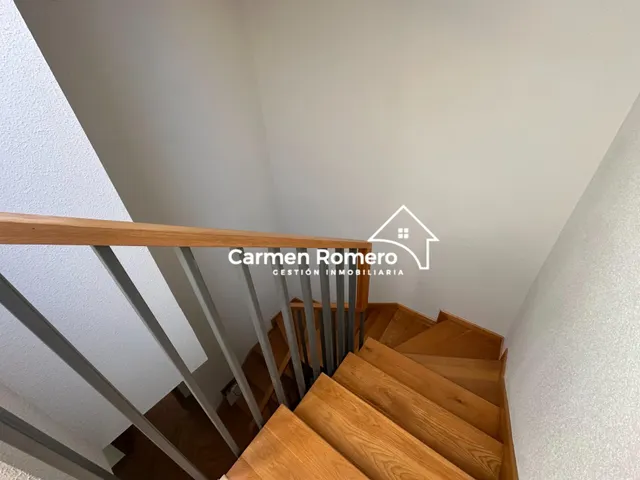 ADOSADO EN VENTA  EN VILLAMAYOR. URB. PIEDRA DORADA — 37