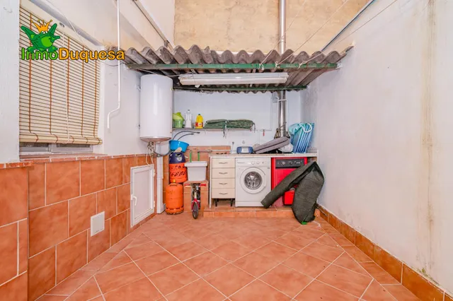 Casa de 7 dormitorios en La Zubia. (Con patio de 16 m2). — 18