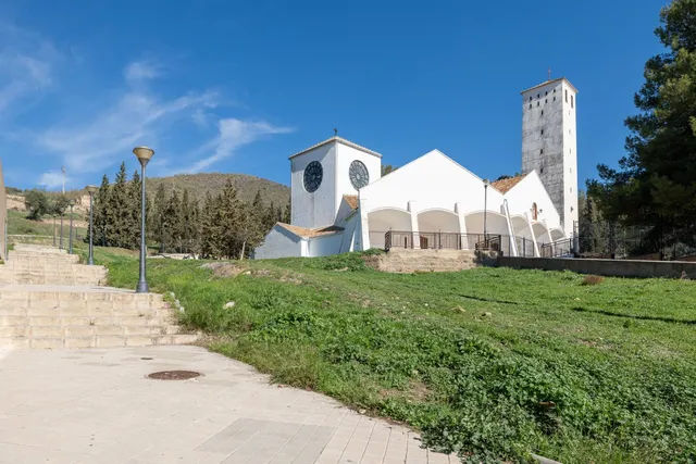 SOLAR EN VENTA EN UNA ZONA INMEJORABLE — 16