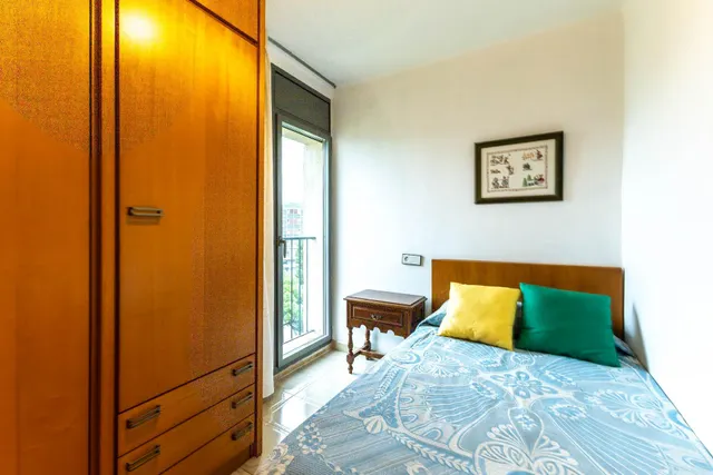 Agencia Inmobiliaria en Barcelona. Piso en venta en Montbau — 18