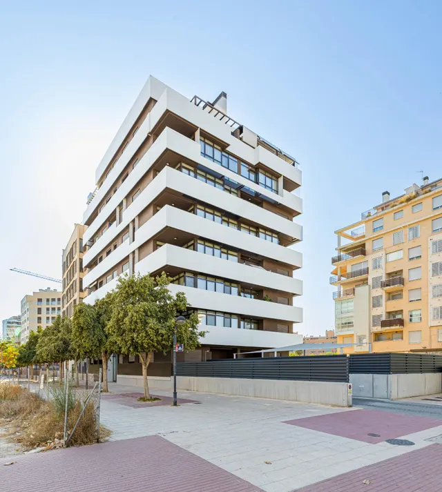 Piso de 5 dormitorios con dos plazas de garaje y trastero doble en Juan de Borbón, Murcia — 40