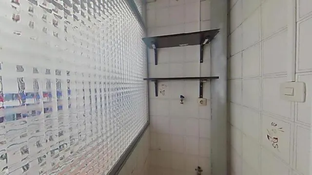 PISO EN VENTA OKUPADO EN C/ VENEZUELA — 13