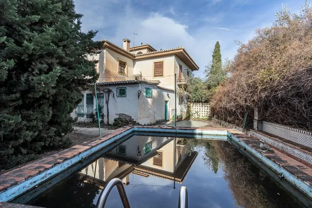 CASA CON MÁS DE 4000 METROS DE PARCELA EN MONACHIL — 44