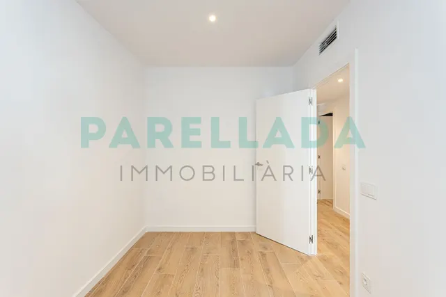 Bajos con terraza totalmente reformados — 22