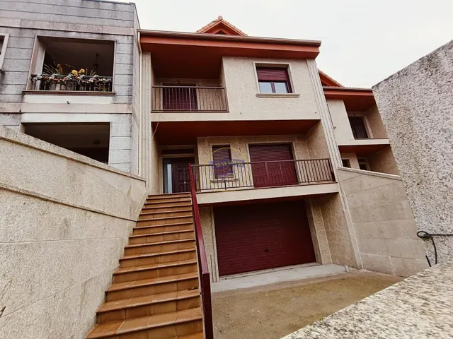 Adosado de nueva construcción de primeras calidades — 3