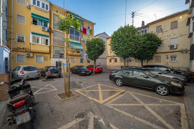 Piso amplio y luminoso en una de las zonas más demandadas de Granada (Plaza de Toros) — 16