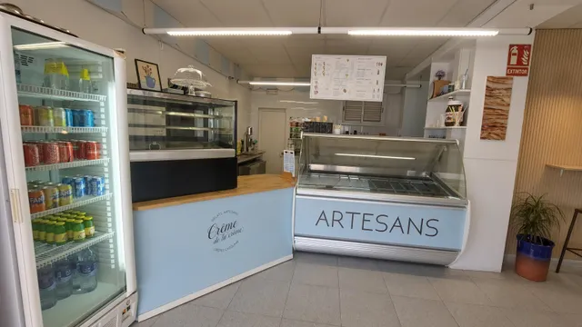 Heladería frente al mar en L’Ametlla de Mar: traspaso 38.000 €, equipada y en funcionamiento — 9
