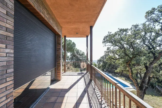 Casa en venta en plena montaña con piscina y vistas al mar en Cabrera de Mar — 19