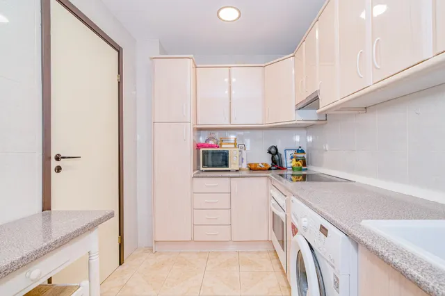 Chalet adosado en Salobreña playa, urb. privada con piscina y jardines. — 31