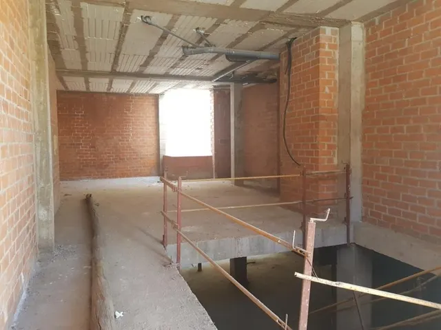 LOCAL EN VENTA EN CALLE ESCRIBANO — 4