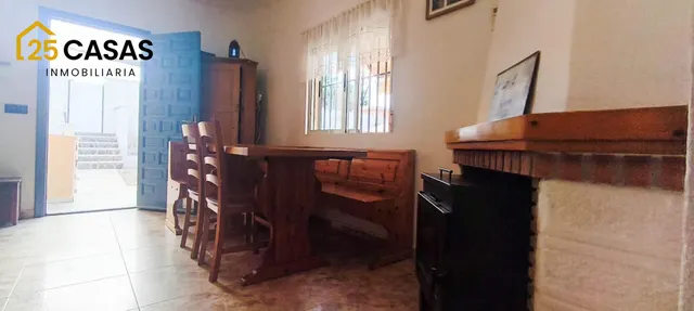 Chalet independiente con piscina y gran parcela en La Marina — 11
