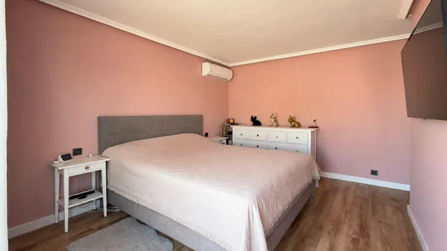 Casa reformada de 5 dormitorios con piscina privada, gran terraza y placas solares en Los Balcones — 39