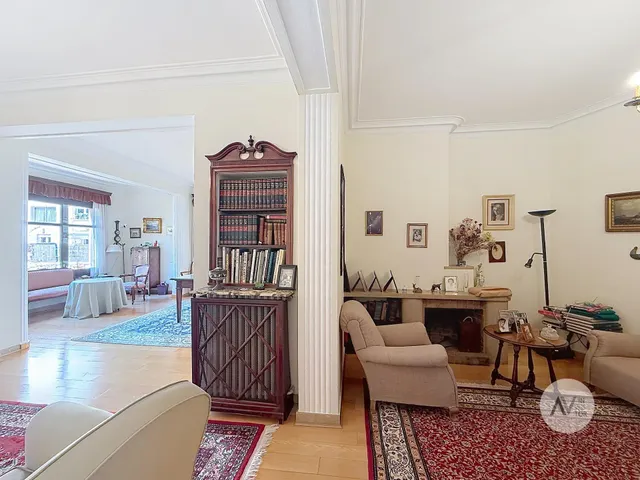 Amplio Piso en Sant Gervasi - La Bonanova, Ideal para Reformar — 11