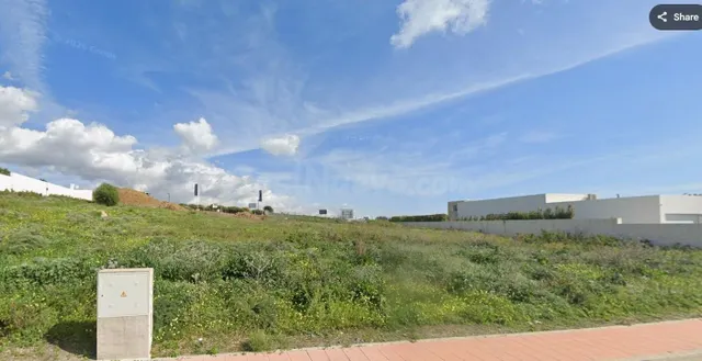 Plot with sea views and building license — 2