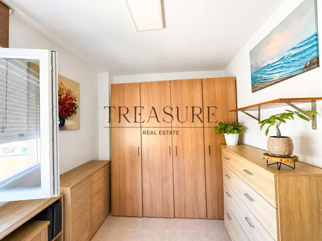 Apartamento en primera línea de mar con plaza de garaje, dos piscinas y orientación sur – Villa Cristal, Playa Paraíso — 11