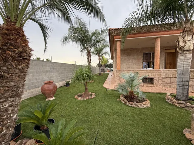 Chalet independiente con 400 m2 construidos, gran parcela y garaje — 40