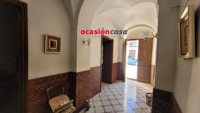 SE VENDE CASA Y PISO — 16