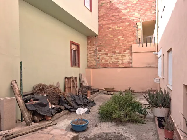 Amplia vivienda con gran garaje, patio y excelente luminosidad — 12