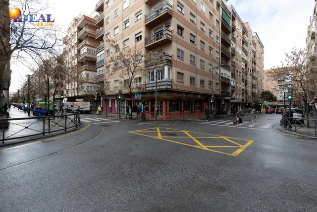 ¡Plaza de garaje PEDRO ANTONIO ALARCÓN- CAMINO DE RONDA — 20