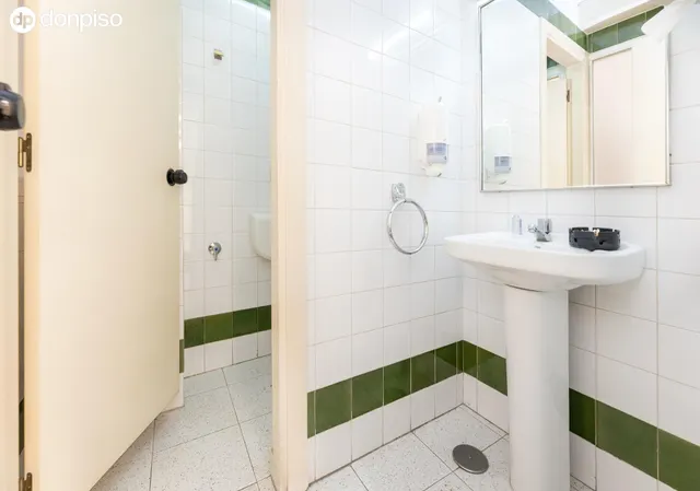 Vivienda de 170 m2 con 5 dormitorios en Gran Vía – Amplia y con gran potencial — 11