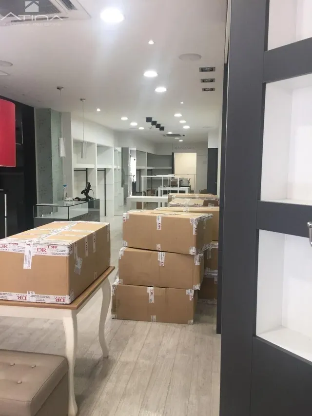Amplio local comercial en el centro de Gandia — 9