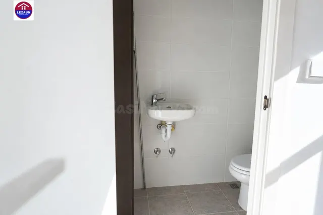 PISO EN RENTABILIDAD CON GARAJE Y JARDÍN PRIVADO EN LA ZONA  - foto 3
