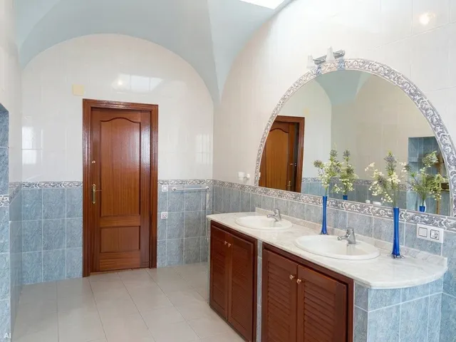 Imponente edificio histórico de 810 m2 con gran patio en casco histórico de Arroyo de San Serván — 19