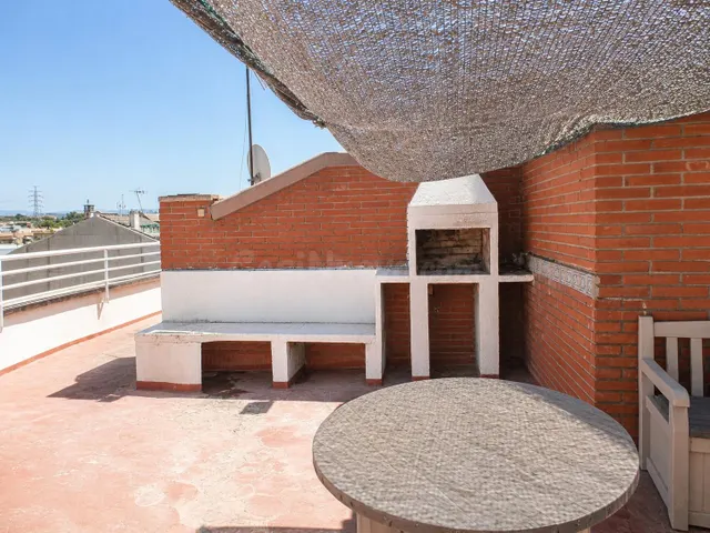 Exclusivo ático dúplex junto a las Bases de Manresa, con 191 - foto 2