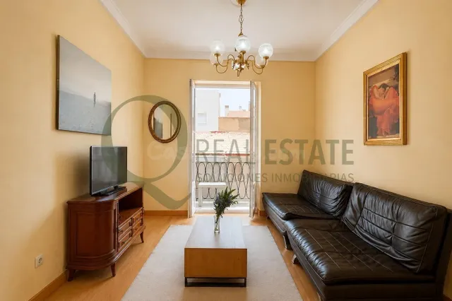 Piso en el Centro Tradicional de Alicante con 141 m2, 5 dorm - foto 2
