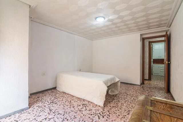 Piso de 4 habitaciones con ascensor en Altabix - Elche — 26