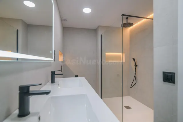 Piso de 3 habitaciones reformado al lado del Colegio Oms i de Prat. — 3