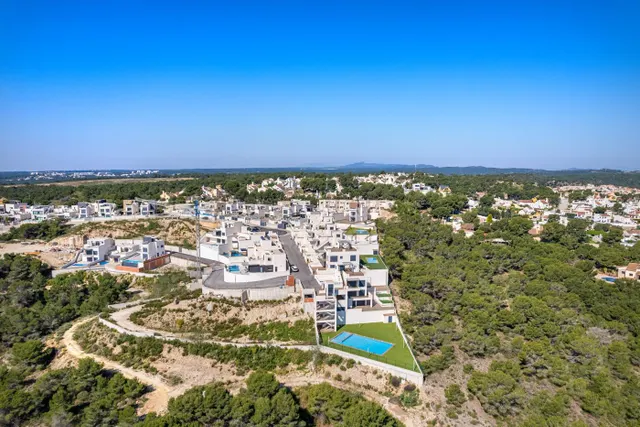 OBRA NUEVA! BUGALOW EN SAN MIGUEL DE SALINAS. 2 DORM. 2 BAÑOS. PISCINA+GARAJE. — 44