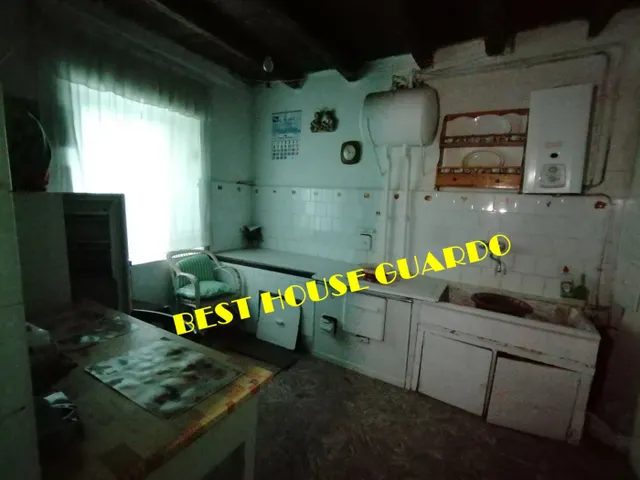 VIVIENDA Y CUADRA EN EL CENTRO DE VELILLA DEL RIO CARRION — 8