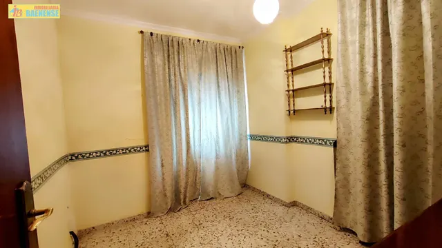 CASA EN VENTA CON COCHERA — 7