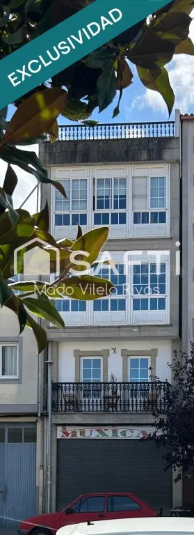 Venta de edificio en el centro de Melide de 3 niveles y 7 pi - foto 4