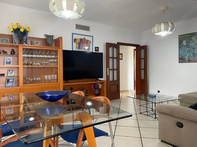 Preciosa casa en venta con piscina en Can Villalba — 28