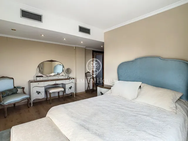 Preciosa casa de lujo en venta con vistas al mar y piscina en Calella — 11