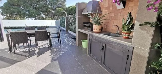 Villa independiente  con piscina en Campoamor! — 24