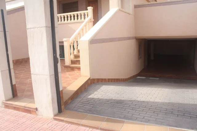 PRECIOSO ADOSADO EN LOS ALTOS, TORREVIEJA — 23
