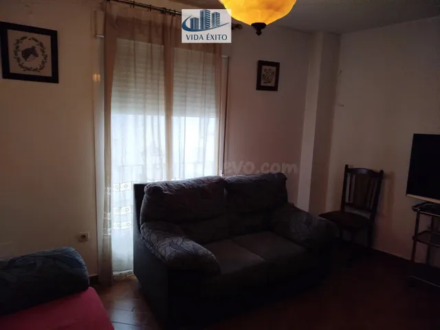 Amplio piso de 117 m² en Torredelcampo – 3 habitaciones y 2  - foto 2