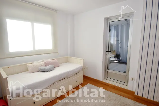 PRECIOSO ADOSADO PAREADO CON PISCINA, 3 TERRAZAS Y BARBACOA  JUNTO AL PUERTO — 33