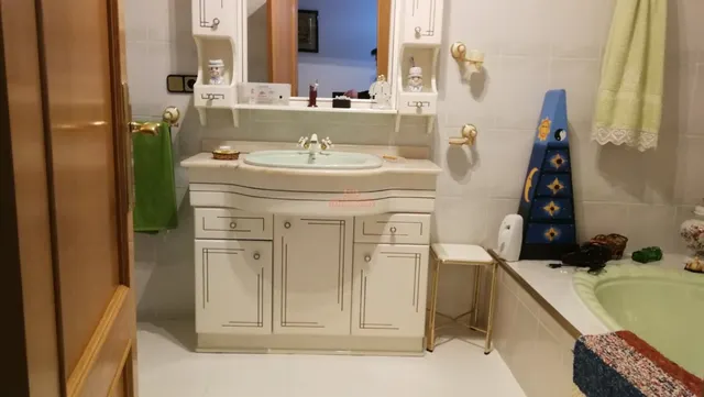 SORPRENDENTE...SE VENDE CASA DE LUJO INDEPENDIENTE, CON LOCAL, A 3 MINUTOS DEL CENTRO DE ALBACETE — 19