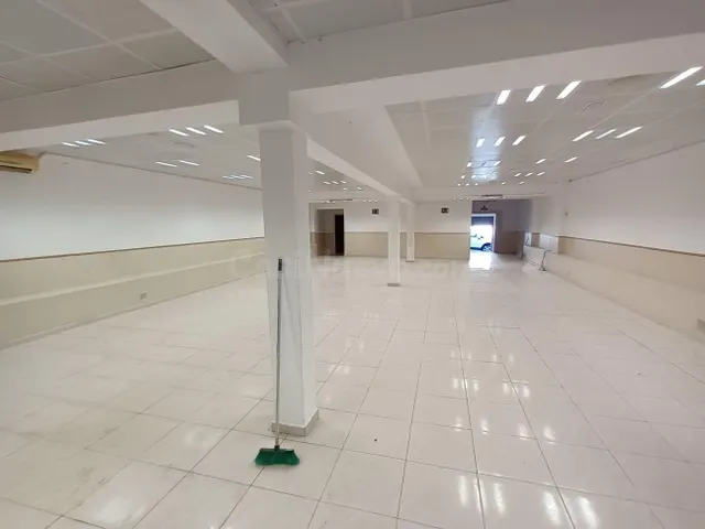 LOCAL COMERCIAL EN LA CREU ALTA - foto 3