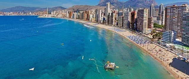 CHALET INDEPENDIENTE CON PISCINA CON VISTAS A LA BAHIA DE BENIDORM — 15