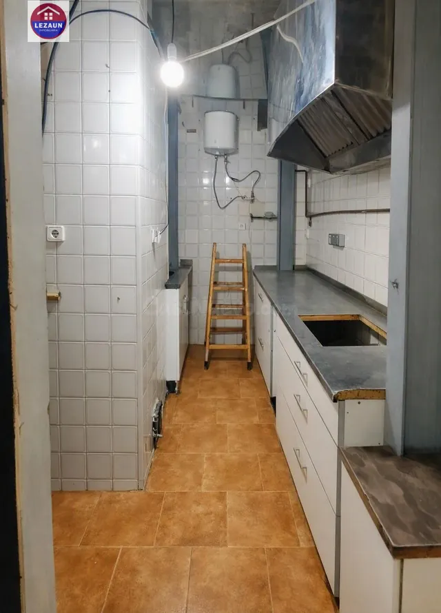 Local comercial 2 habitaciones 56m² en alquiler - Peralta - foto 4