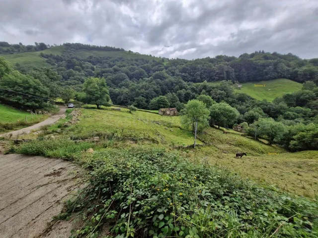 Cabaña Pasiega junto al rio Bustantegua - foto 3