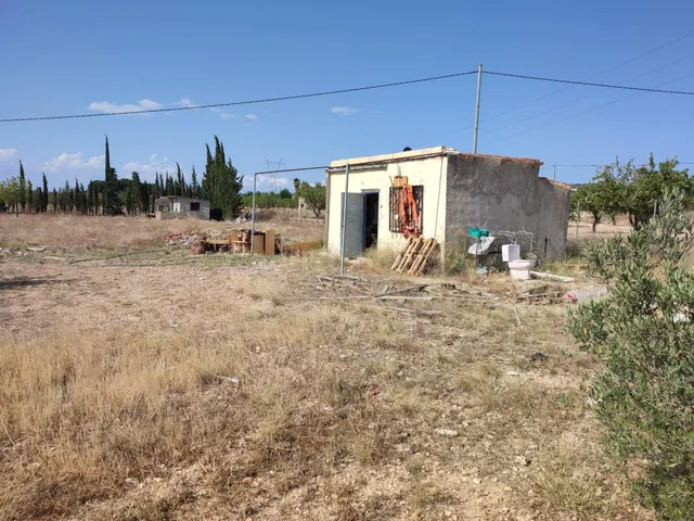 TERRENO CON 2 CASAS DE APEROS — 2