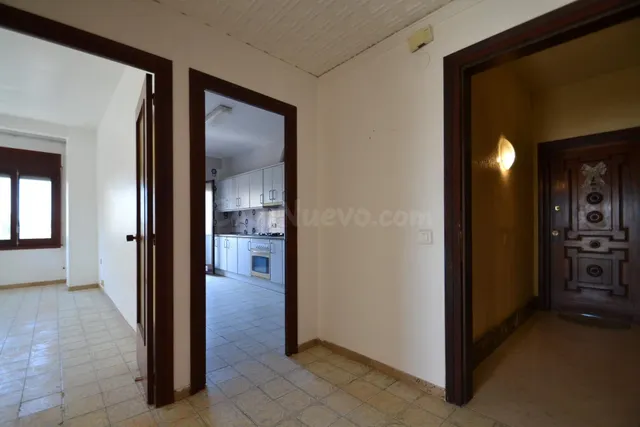 Amplio Piso en Segunda Planta con Garaje en Venta - foto 2