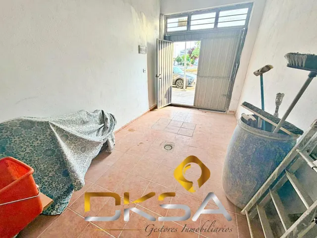 A la venta local/cochera en la calle Santa Llúcia de Vila-re - foto 4