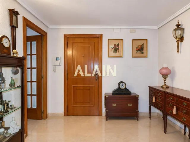 PISO EN VENTA EN LA ZONA DEL ENSANCHE EN VALENCIA CON DOS TERRAZAS Y GARAJE OPCIONAL. — 6